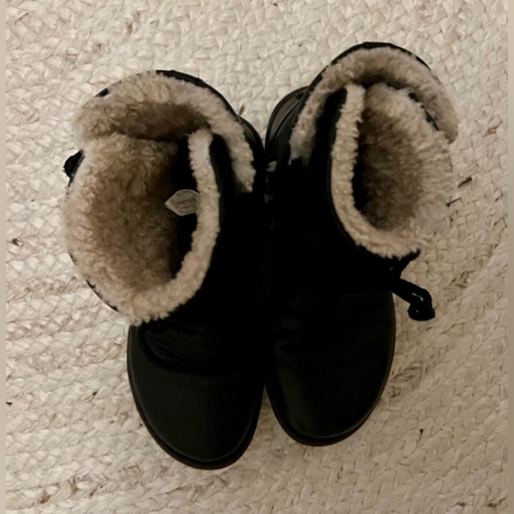 UGG Caspia leather lace up ankle boot - Picture 7 of 7